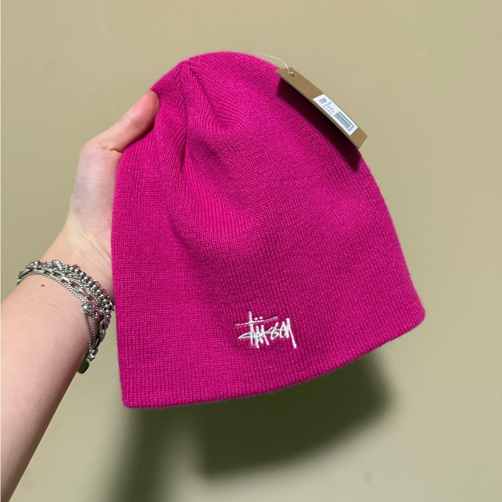 NWT STUSSY BASIC SKULLCAP BEANIE